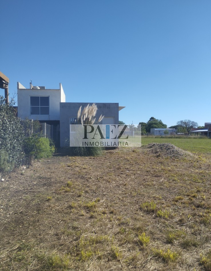 SE VENDE LOTE CON CONSTRUCCION